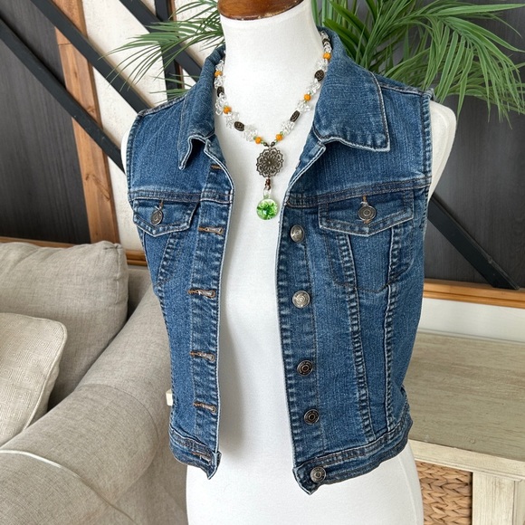 🥇 Vintage Chic Denim Architect Sleeveless Jean Vest size medium - Picture 2 of 9